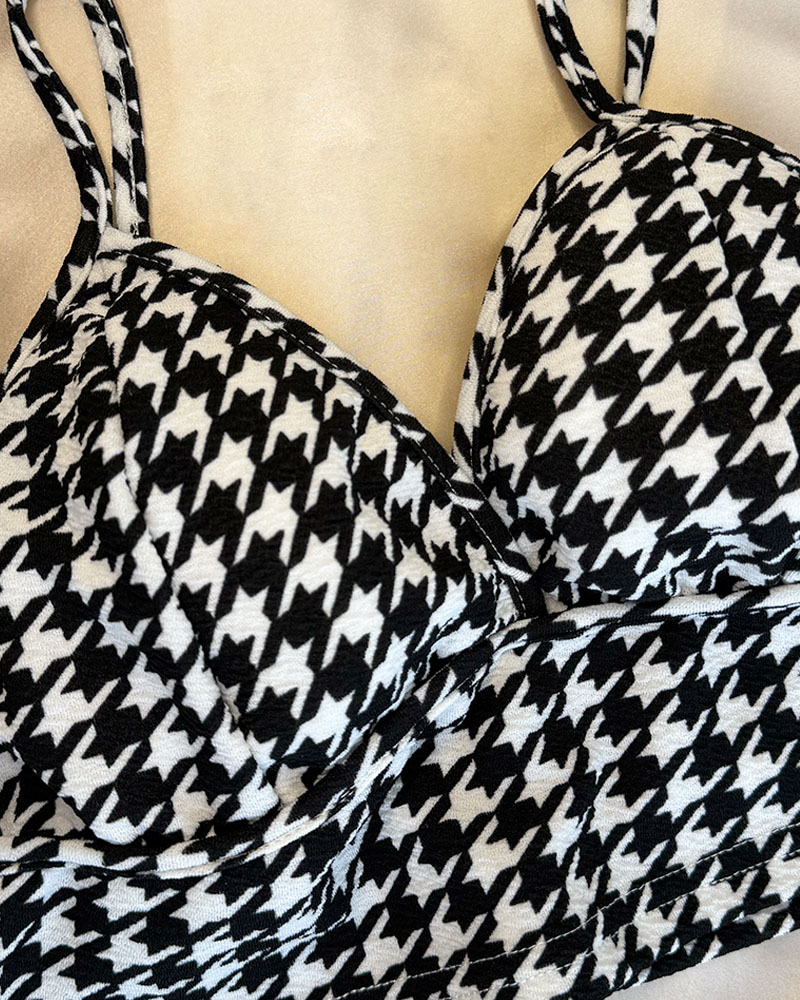 Black-White Patterned Crop Black-White Patterned Crop